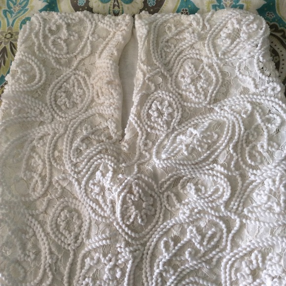 Gorgeous White skirt with lace. Lined. Small - Picture 2 of 3